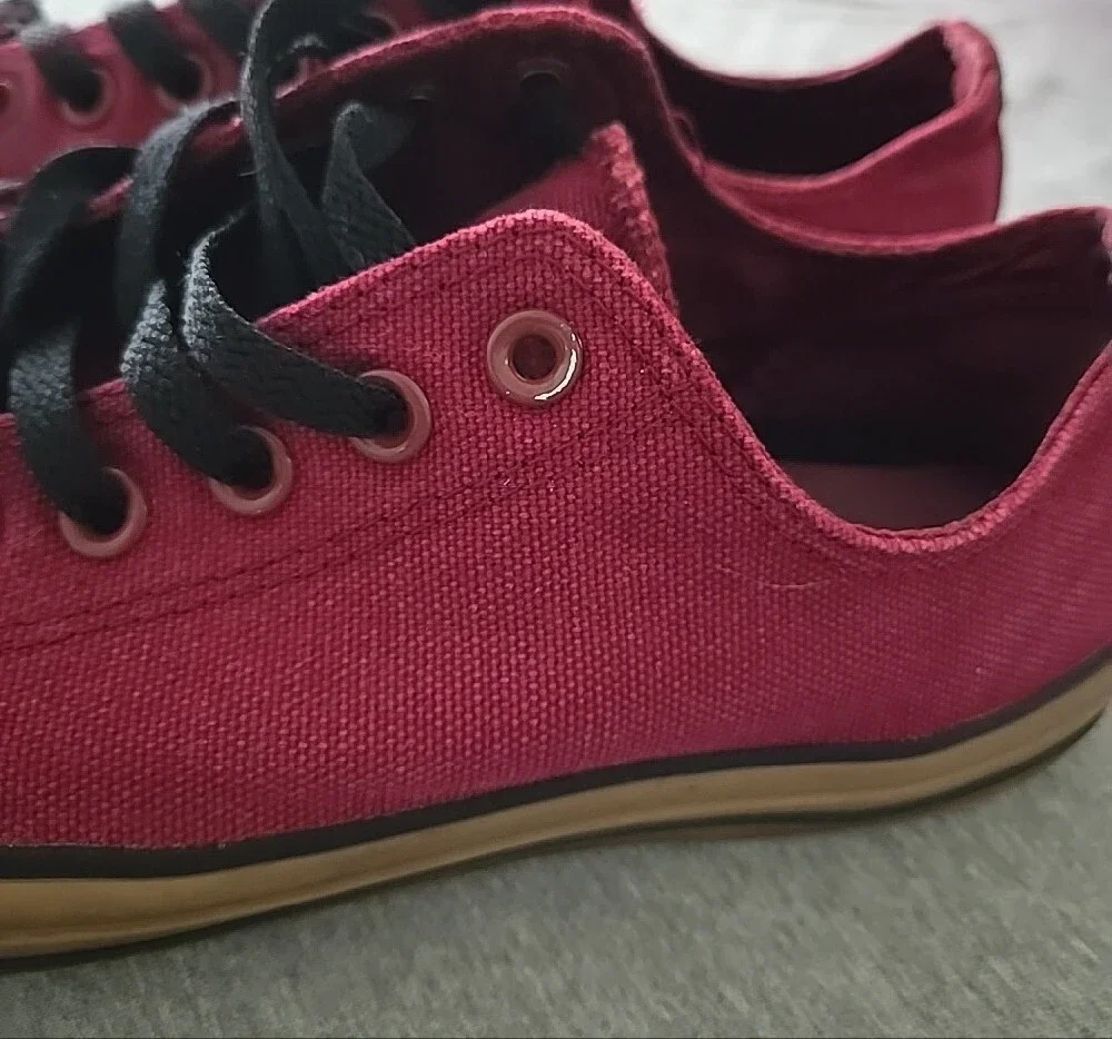Converse Men's Maroon Canvas Low-Top Sneakers with Black Laces Gum Soles